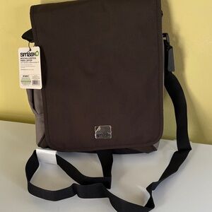 Smash NWT Gray Poly Vertical Slim Laptop Messenger Bag
